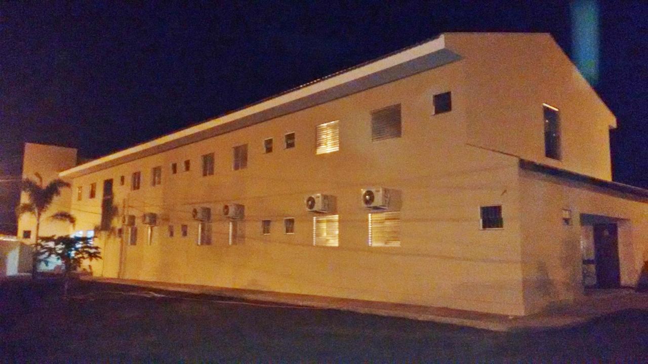 Casas Novas Hotel Penápolis Esterno foto